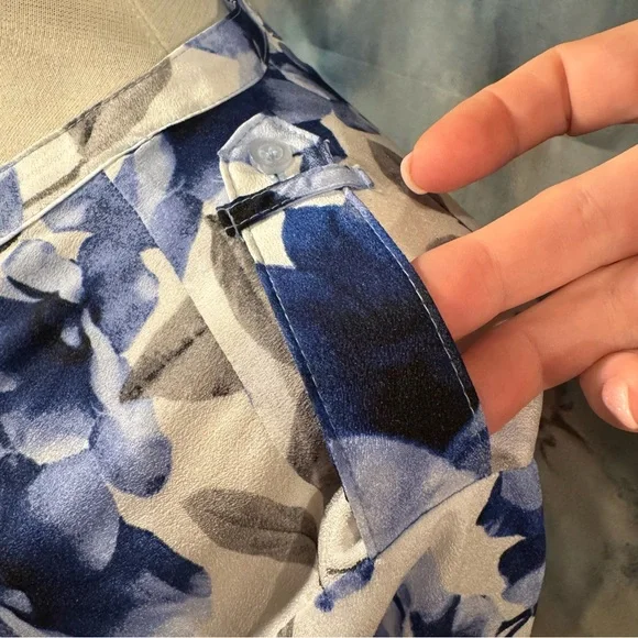 Calvin Klein Blue and White Floral Blouse - Picture 4 of 11